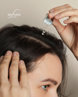 اكشف عن الجمال الطبيعي لشعرك مع زيت إكليل الجبل الغني لدينا